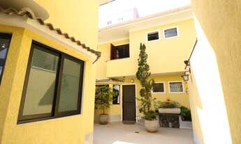 Imagem 3: Casa em condomínio para venda com 3 quartos, sendo 1 suíte, 131m²