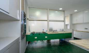 Imagem 2: Apartamento tipo para venda em Cerqueira César com 3 quartos, sendo 1 suíte, 200m²