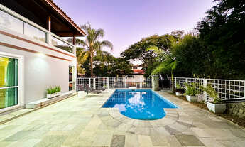 Imagem 3: Casa no condomínio Morada das Estrelas para venda com 6 quartos, sendo 6 suítes, 540m²