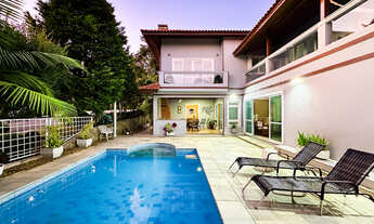 Imagem 2: Casa no condomínio Morada das Estrelas para venda com 6 quartos, sendo 6 suítes, 540m²