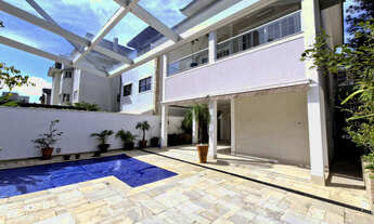 Imagem 3: Casa no condomínio Cond GreenTown para venda com 4 quartos, sendo 4 suítes, 354m²