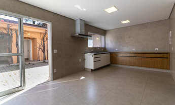 Imagem 2: Casa tipo para venda em Moema com 3 quartos, sendo 1 suíte, 190m²