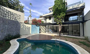 Imagem 2: Sobrado para venda em Jardim Paulista com 4 quartos, sendo 4 suítes, 700m²