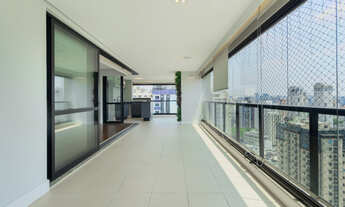 Imagem 3: Apartamento tipo para venda em Moema com 3 quartos, sendo 3 suítes, 184m²