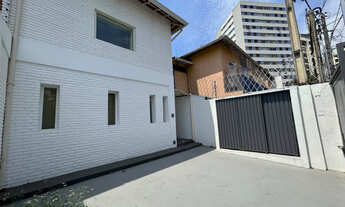 Imagem 2: Casa tipo para venda em Vila Mariana com 8 quartos, sendo 1 suíte, 200m²