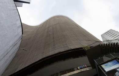 Imagem 2: Apartamento disponível para venda no Edifício Copan, com 174m², 3 dormitórios e 1 vaga