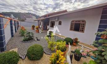 Imagem 2: Casa Czernievicz, 3 dormitórios, 1 suítes, 1 banheiros, 2 vagas na garagem, 149M² de Área