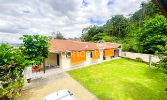 Imagem 2: Casa com 3 Dormitórios e 2 Vagas na Itoupavazinha!