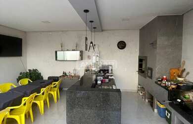 Imagem 5: Casa à Venda na 1007 Sul - Sobrado c/ Área Gourmet e Energia Solar