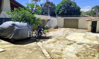 Imagem 2: Casa com 3Q e dois banheiros, quintal amplo, excelente estrutura