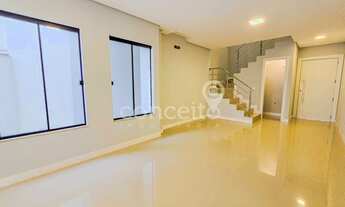 Imagem 2: Sobrado de 3 Suítes e 2 Vagas na Ponta Aguda!