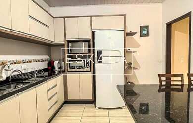 Imagem 2: Casa Residencial Contendo 02 Suítes + 01 Dormitório + 03 Vagas de Estacionamento, Barra do