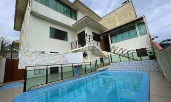 Imagem 5: LINDA CASA - situada em lugar alto , no centro de Barra Velha . Com vista panorâmica para