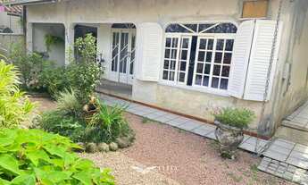 Imagem 2: Casa com 3 quartos, 188 m² e kitnet nos fundos à Venda, bairro João Costa - Joinville