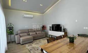 Imagem 5: Casa Moderna com 3 Quartos e Amplo Terreno