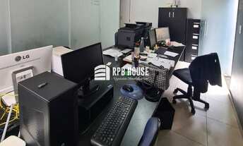 Imagem 2: Prédio comercial, 7 dormitórios, 3 banheiro, 2 vagas na garagem, 140M² de Área Construída