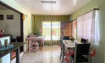 Imagem 5: Casa de Esquina com Piscina e 4 Quartos