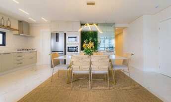 Imagem 4: Apartamento Finamente Mobiliado e Decorado com Vista Mar em Itapema - Ed. Arabela