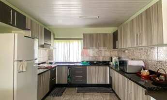 Imagem 4: Casa de Esquina com Piscina e 4 Quartos