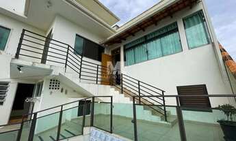 Imagem 4: LINDA CASA - situada em lugar alto , no centro de Barra Velha . Com vista panorâmica para