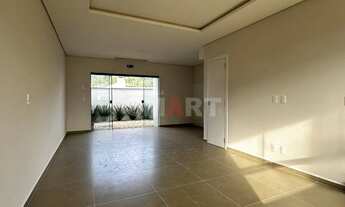 Imagem 5: Geminado Duplex com 1 Suíte + 2 Quartos e Espaço de Fundos com Churrasqueira