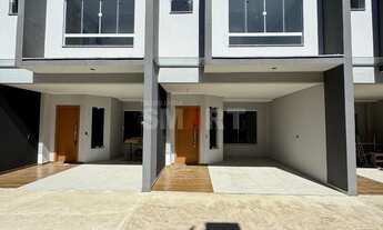 Imagem 2: Casa Geminada com Suíte mais Dois dormitórios no Água verde