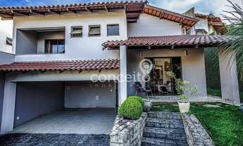 Imagem: Casa com 3 Dormitórios e Piscina na Velha!