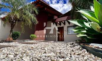 Imagem 4: Casa com terreno amplo e piscina no bairro Amizade