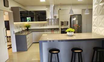 Imagem 2: Sobrado com 5 Quartos à Venda no Amizade