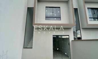 Imagem: Sobrado Geminado Localizado no Bairro Santo