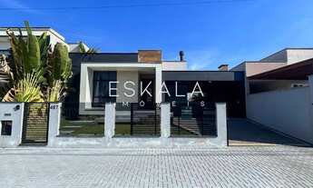 Imagem: Casa com 03 Dormitórios, sendo 01 Suíte