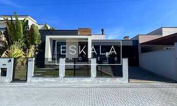 Imagem: Casa com 03 Dormitórios, sendo 01 Suíte