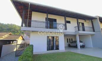 Imagem: Casa com 3 Suítes e 2 Vagas no Bairro Badenfurt!