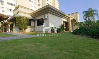 Imagem: ENORME CASA NO CENTRO DE JARAGUÁ DO SUL