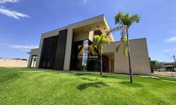 Imagem: Sobrado Alto Padrão, 4/4, sendo 3 suítes