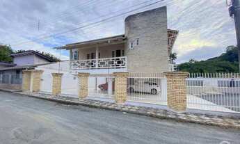 Imagem: Casa com 3 Dormitórios e 6 Vagas em Final