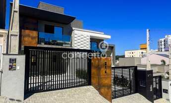 Imagem: Sobrado com 3 Suítes e 4 Vagas na Velha!