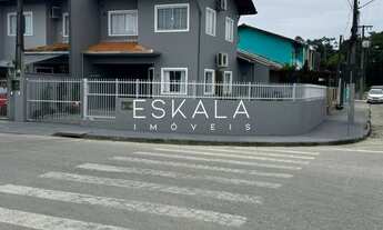 Imagem 3: Casa geminada de esquina e com Piscina no Bairro Morro Do Meio - Joinville