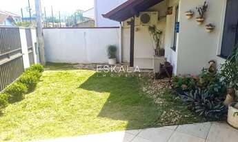 Imagem 2: Casa com 3 quartos sendo 1 suíte + 2 vagas de garagem, Centro - Corupá