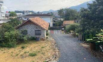 Imagem: Terreno com 482,4m² com 16 m de frente