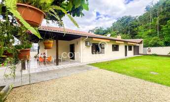 Imagem: Casa com 3 Dormitórios e 2 Vagas na Itoupavazinha!