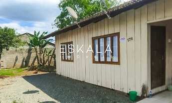 Imagem 1: Terreno com potencial localização para construção de Geminados, contém uma casa, Baependi