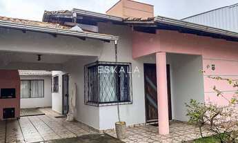 Imagem: Casa com 01 Suíte 02 Dormitórios 02