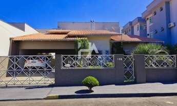 Imagem: Casa Champagnat, 3 dormitórios, 1 suítes