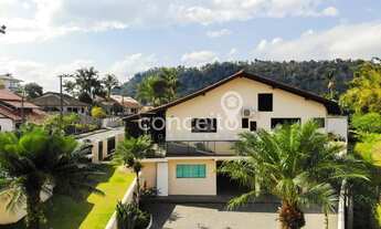 Imagem: Casa Ampla com 4 Dormitórios na Água Verde!