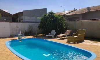 Imagem: Casa completa com piscina e energia solar