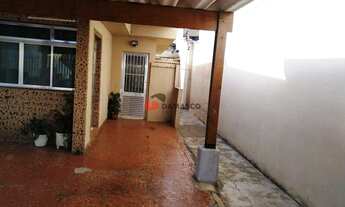 Imagem: Casa à venda 2 Quartos, 3 Vagas, 182M²