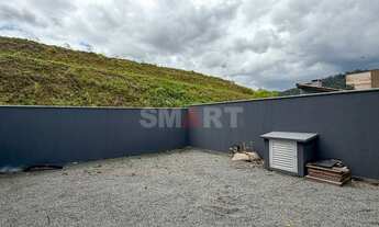 Imagem 4: Geminado térreo com 2 quartos e amplo espaço de fundos