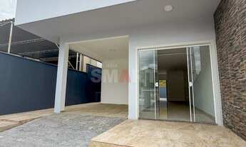 Imagem 2: Geminado térreo com 2 quartos e amplo espaço de fundos