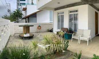 Imagem 2: Sobrado com três dormitórios a venda na região de Balneário Piçarras